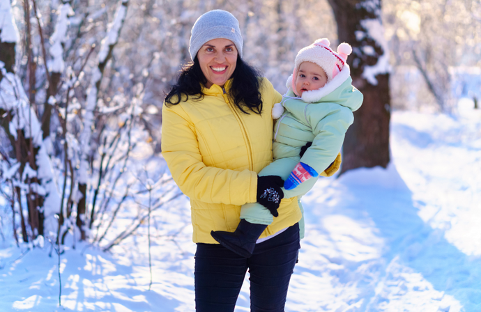 Travelling With Babies in Winter? How to Take Care & Must Have Baby Products